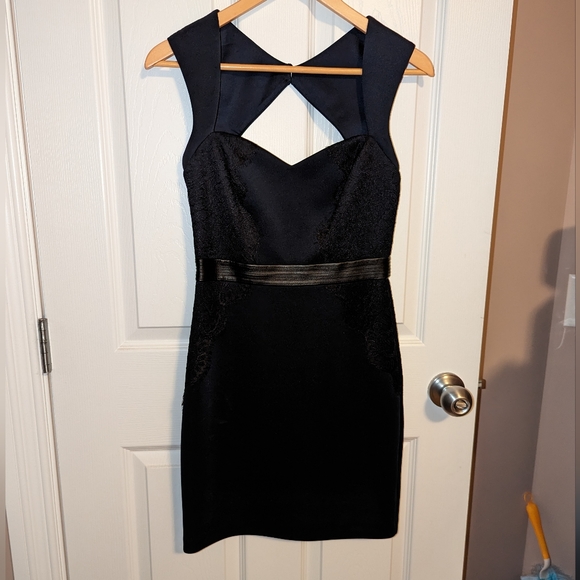 Elegant Blue Dress Guess Size 2 - Picture 3 of 4